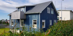Economical B&B in Iceland Bluehouse 